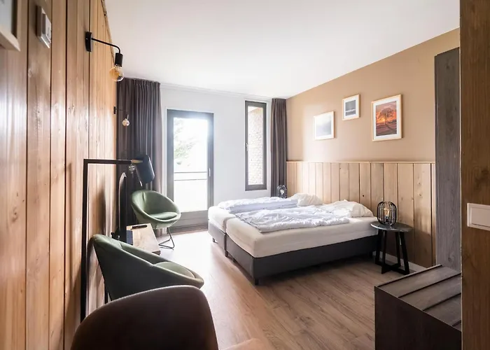 Couple At Hambachtal Apartment